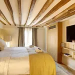 Ultra Luxe Et Confort Au Coeur Des Champs-Elysees