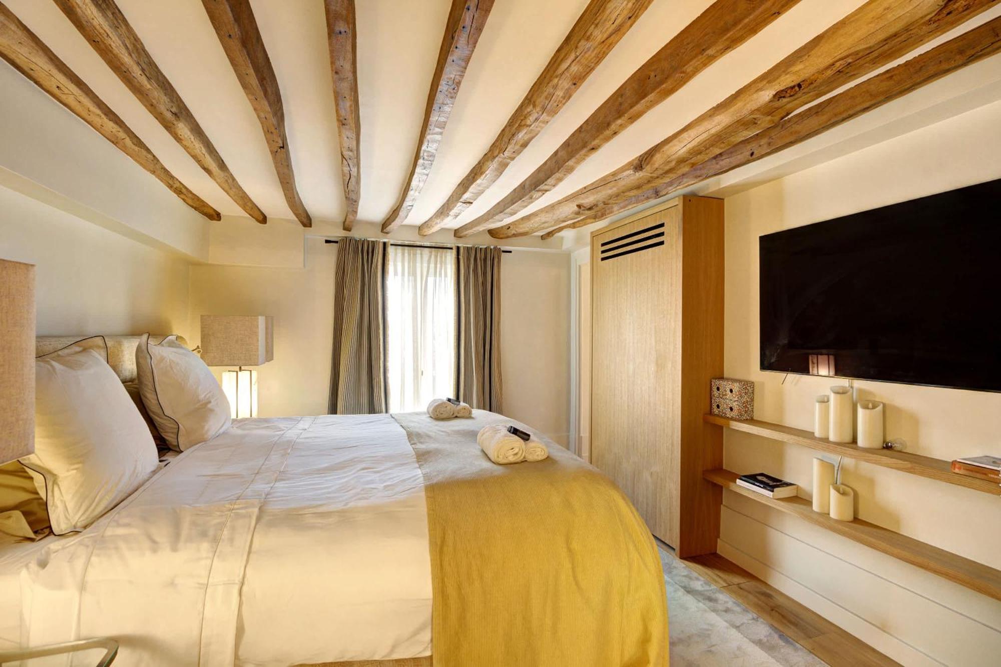 Ultra Luxe Et Confort Au Coeur Des Champs-elysees