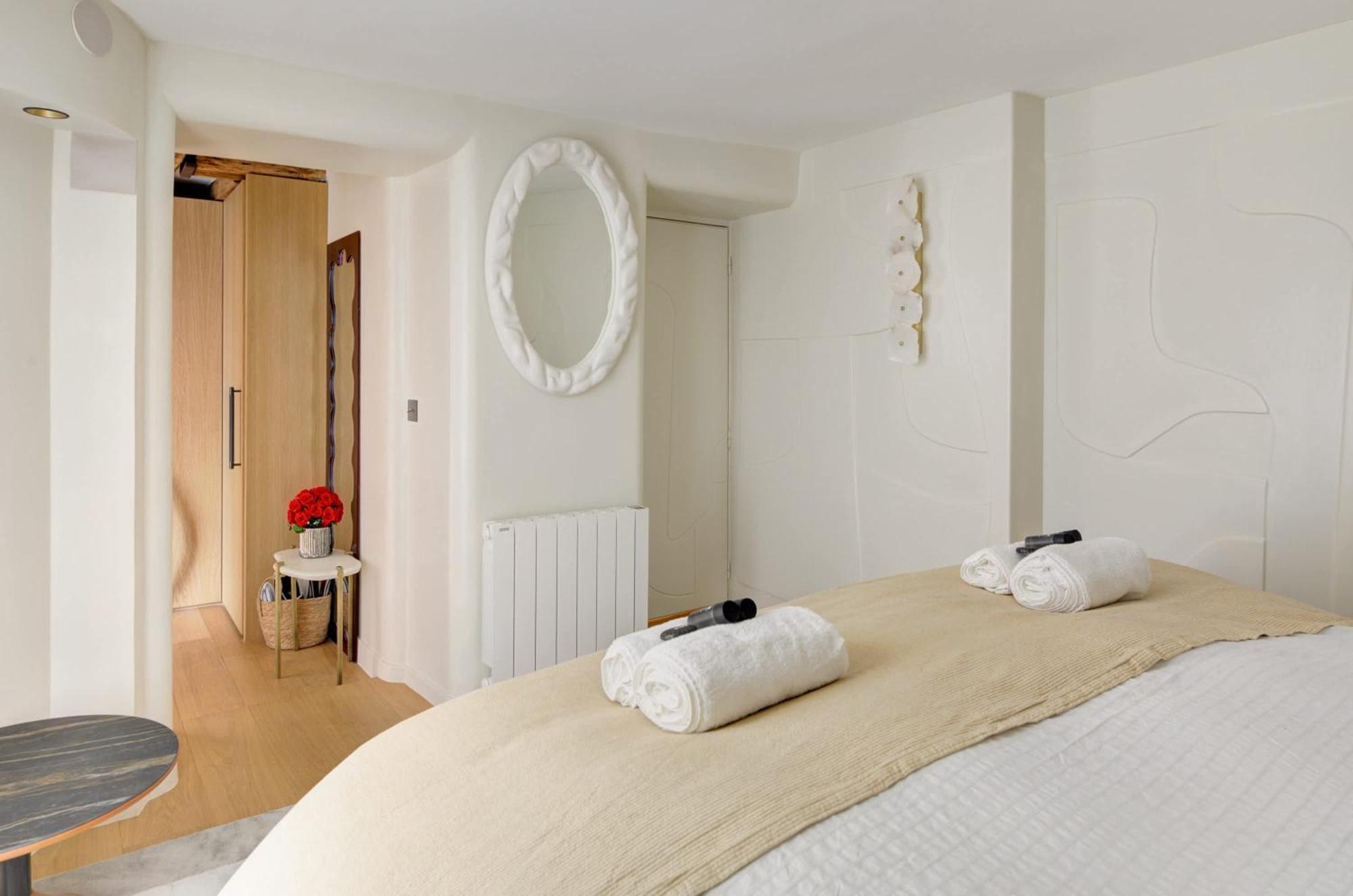 Ultra Luxe Et Confort Au Coeur Des Champs-elysees Apartment Paris